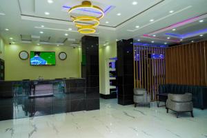 TV o dispositivi per l'intrattenimento presso Romeneo Grand Royal Hotel