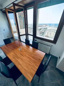 Gallery image of NEWHOUSE VICTORIA - Sea View Apartment in Nettuno +22 photos