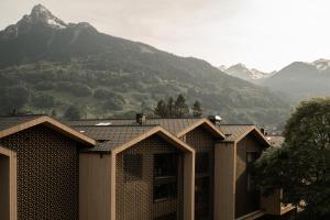 Pemandangan gunung umum atau pemandangan gunung yang diambil dari hotel