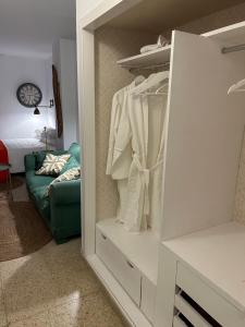 Postel nebo postele na pokoji v ubytování Niko Rooms