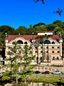 O edifício em que o hotel se localiza