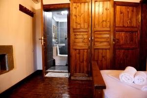 Bilik mandi di Anhel Hotel