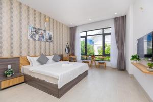 Postel nebo postele na pokoji v ubytování Palm Villa 10 Near Beach + 72 fotografií