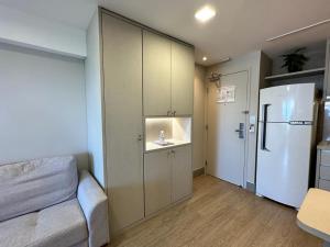 A kitchen or kitchenette at Flat Hotel à Beira Mar Recife by Direct