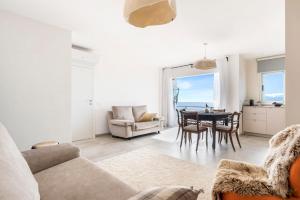 Posedenie v ubytovaní Vacation home with stunning oceanview