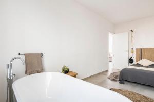 Posteľ alebo postele v izbe v ubytovaní Vacation home with stunning oceanview