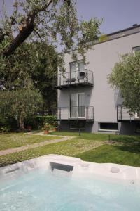 Bazén v ubytování INSULA FELIX Bed&Breakfast nebo v jeho okolí