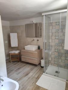 Vonios kambarys apgyvendinimo įstaigoje DIMORA DEL CUORE - IL MELOGRANO