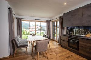 Kuchyň nebo kuchyňský kout v ubytování Dachstein Chalet