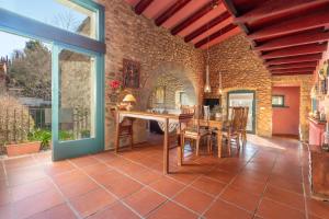 Fotografie z fotogalerie ubytování Gran casa de piedra en Alt Emporda v destinaci Saus + 27 fotografií