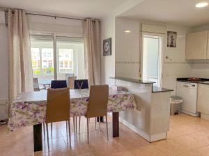 Fotografia z galérie ubytovania Charming 2-Bed Apartment in Denia v destinácii Denia
