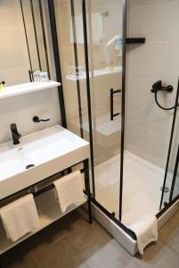 Un baño de Hotel Sokak