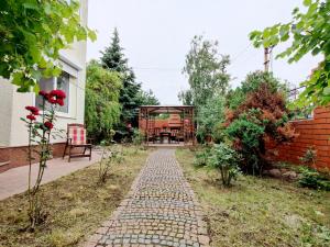Zahrada ubytování Будинок з басейном біля моря для сімейного відпочинку