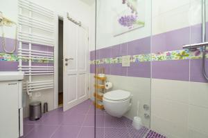 Koupelna v ubytování House Rosa + 37 fotografií