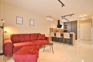 Χώρος καθιστικού στο NOIR design apartment