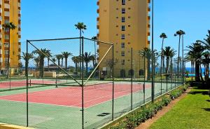 Tenis a/nebo squash v ubytování Algarrobo Beach Holidays - Alojamientos La Torre nebo okolí