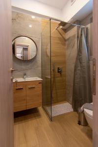 A bathroom at Charisma Luxury Suite & Rooms