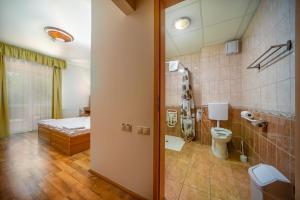 Koupelna v ubytování Nefelejcs Hotel