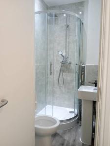 Koupelna v ubytování Double-bed H4 close to Burnley city centre