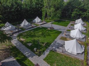 Een tuin van PRIMÁTOR CAMPING RESORT LITOMYŠL