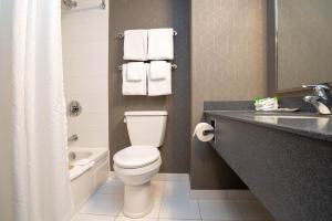 Koupelna v ubytování Sandman Hotel Montreal - Longueuil