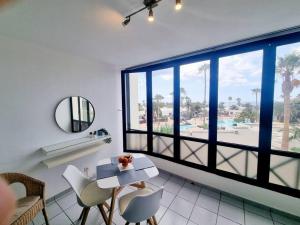 Balkón nebo terasa v ubytování Luxury Ocean View Playa Roca