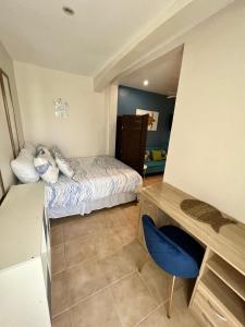เตียงในห้องที่ Turtle's Nest Condo
