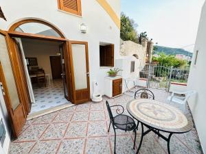 Gambar di galeri bagi La Donzella - Immobilevante di Ponza