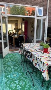 Patio nebo venkovní prostory v ubytování BeBaBops Homestay Utrecht + 12 fotografií