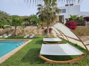 Bazén v ubytování B&B La Nava Suites nebo v jeho okolí