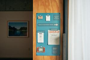 Certifikát, hodnocení, plakát nebo jiný dokument vystavený v ubytování The Carpenter Hotel