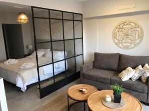 Una cama o camas en una habitación de Departamento en primer piso a 900 metros de La Balcarce