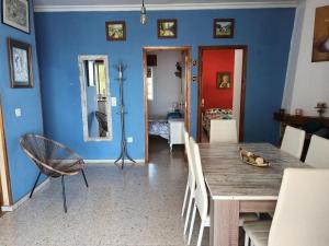 Posedenie v ubytovaní Villa in Callosa with Private Pool & Views