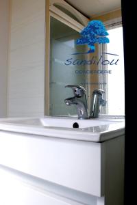 Φωτογραφία από το άλμπουμ του Mobilhome «des Salines» * 6 personnes *3 Chambres σε Sigean +35 φωτογραφίες