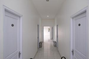 Fotografie z fotogalerie ubytování RedDoorz Syariah at Griya Merbotan Demak v destinaci Demak