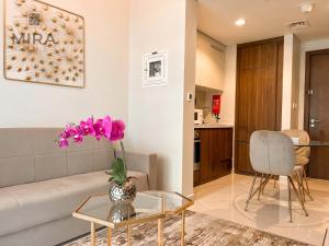 Posezení v ubytování Mira Holiday Homes - Newly 1 bedroom in Business Bay