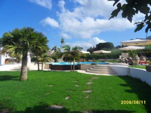 The swimming pool at or close to Residence Hotel La Giara