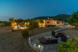 Ogród w obiekcie Villa Arhu
