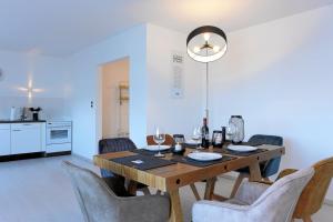 Kuchyň nebo kuchyňský kout v ubytování Luxus über 2 Etagen mit Balkon in Elberfeld