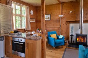 Dapur atau dapur kecil di Finest Retreats - Toll Bridge Cottage