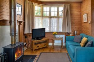 Et tv og/eller underholdning på Finest Retreats - Toll Bridge Cottage