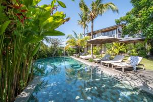 Bazén v ubytování MASMARA Resort Canggu nebo v jeho okolí