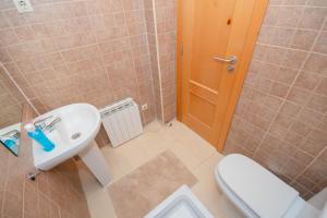 Un baño de For You Rentals Hermoso apartamento TEMPORAL Plaza Zerolo - Chueca - Madrid INF1F