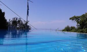 The swimming pool at or close to Tsagkarada Country Estate with Pool