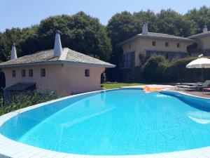 The swimming pool at or close to Tsagkarada Country Estate with Pool