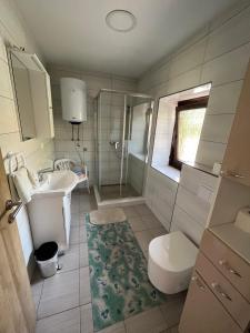 Koupelna v ubytování Guest House Vučeta