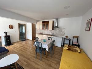 Posezení v ubytování Guest House Vučeta + 25 fotografií