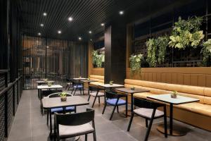 Posezení v ubytování ibis Surabaya Tidar