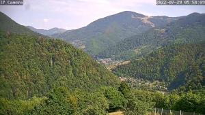 vista su una valle in montagna di Екоферма Семенюк a Kostylivka