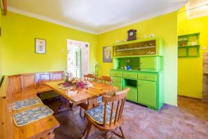 Kuchyňa alebo kuchynka v ubytovaní House Helena